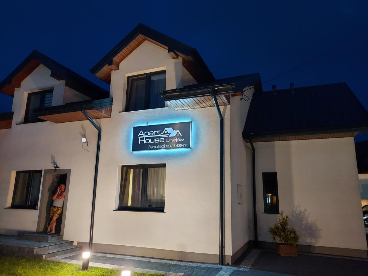 Apart-House Унеюв Екстер'єр фото